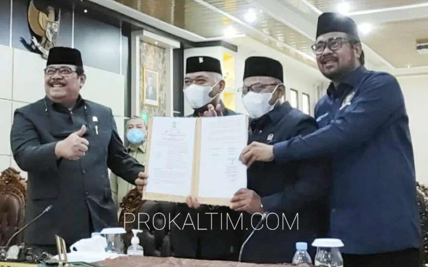 20211130 080336 Tok! DPRD Tetapkan RPJMD dan APBD Murni Tahun 2022 Sebesar 2,4 T PROKALTIM