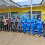 Danlanal Balikpapan Tinjau Karya Bakti TNI AL di Kelurahan Jenebora dan Pantai Lango