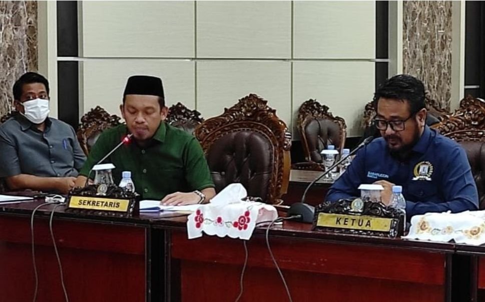 Screenshot 11 4 2021 3 30 32 PM Rapat Paripurna DPRD, Bahas Perubahan Pajak Hiburan dan Penyampaian LHK Rekomendasi Panitia Khusus PROKALTIM