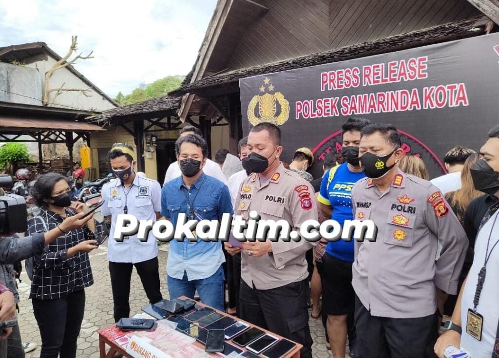 WhatsApp Image 2021 11 15 at 05.32.49 Boomingnya Bisnis Syahwat, 15 Orang Terjaring Operasi Pekat, Ini Peran Mereka PROKALTIM