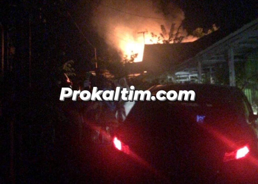 WhatsApp Image 2021 11 19 at 10.15.49 Mencekam! Kebakaran di Sungai Pinang, Dua Warga Luka Bakar PROKALTIM