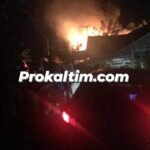 Mencekam! Kebakaran di Sungai Pinang, Dua Warga Luka Bakar