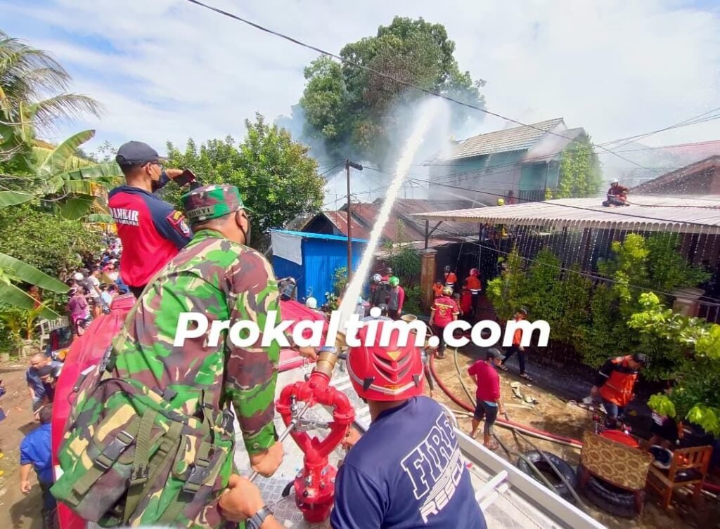 WhatsApp Image 2021 11 26 at 11.32.54 Kebakaran Proklamasi, 4 Bangunan Kayu Hangus PROKALTIM