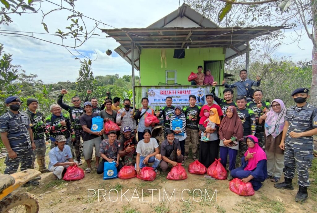 20211206 113201 Semarak HUT Armada 2021, TNI AL Balikpapaan Gelar Penanaman Mangrove dan Baksos Serentak  PROKALTIM