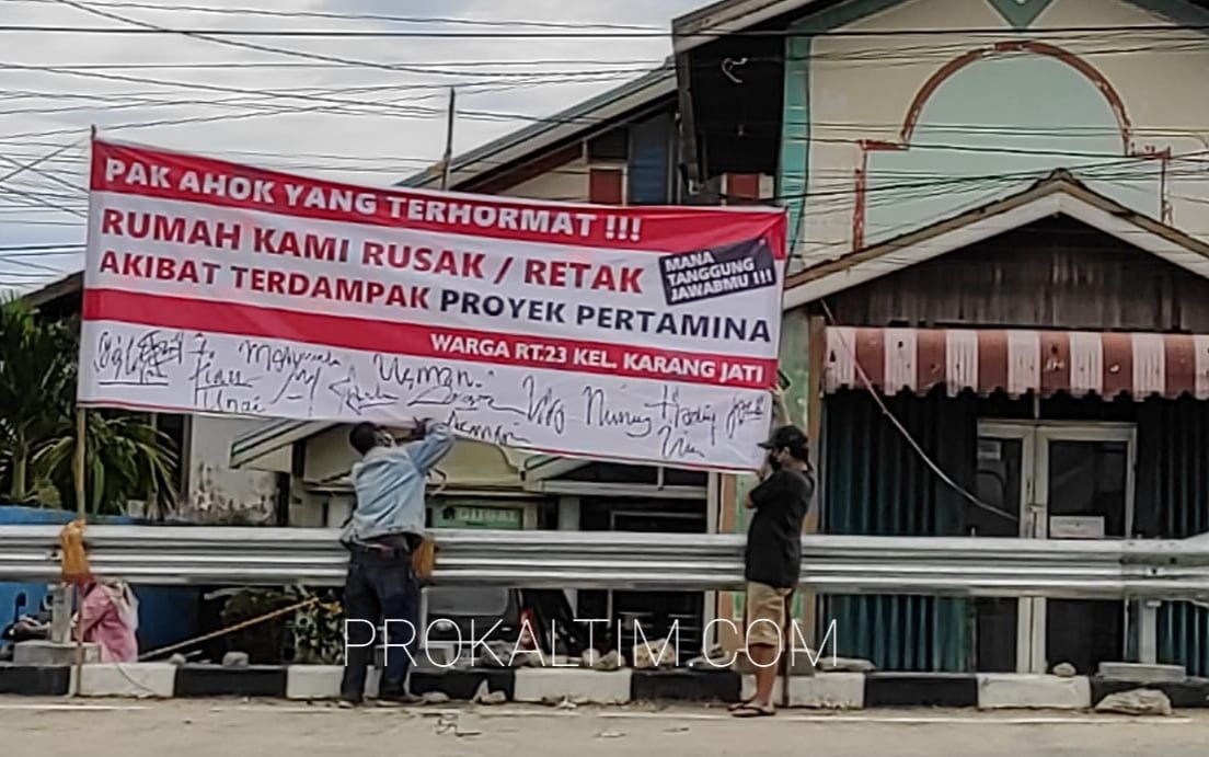 20211209 081654 11 Rumah Rusak, Warga Bentangkan Spanduk, Pihak RDMP Akan Ganti Biaya Kerusakan PROKALTIM