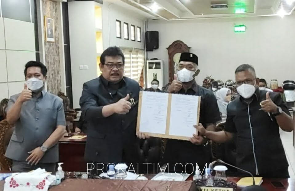 20211231 094857 Rapat Paripurna DPRD, Pengumuman Pengesahan APBD Tahun 2022 dan Raperda Transportasi PROKALTIM