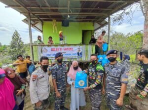 Semarak HUT Armada 2021, TNI AL Balikpapaan Gelar Penanaman Mangrove dan Baksos Serentak PROKALTIM 3 IMG 20211206 WA0006 Semarak HUT Armada 2021, TNI AL Balikpapaan Gelar Penanaman Mangrove dan Baksos Serentak PROKALTIM