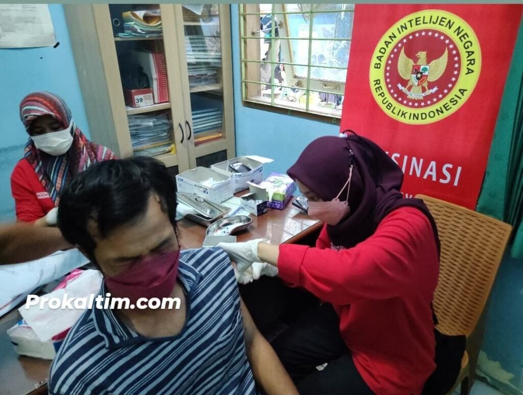 WhatsApp Image 2021 12 15 at 06.07.28 BIN Laksanakan Vaksin 250 Dosis, Sasar Pekerja Kantoran dan Masyarakat Umum PROKALTIM