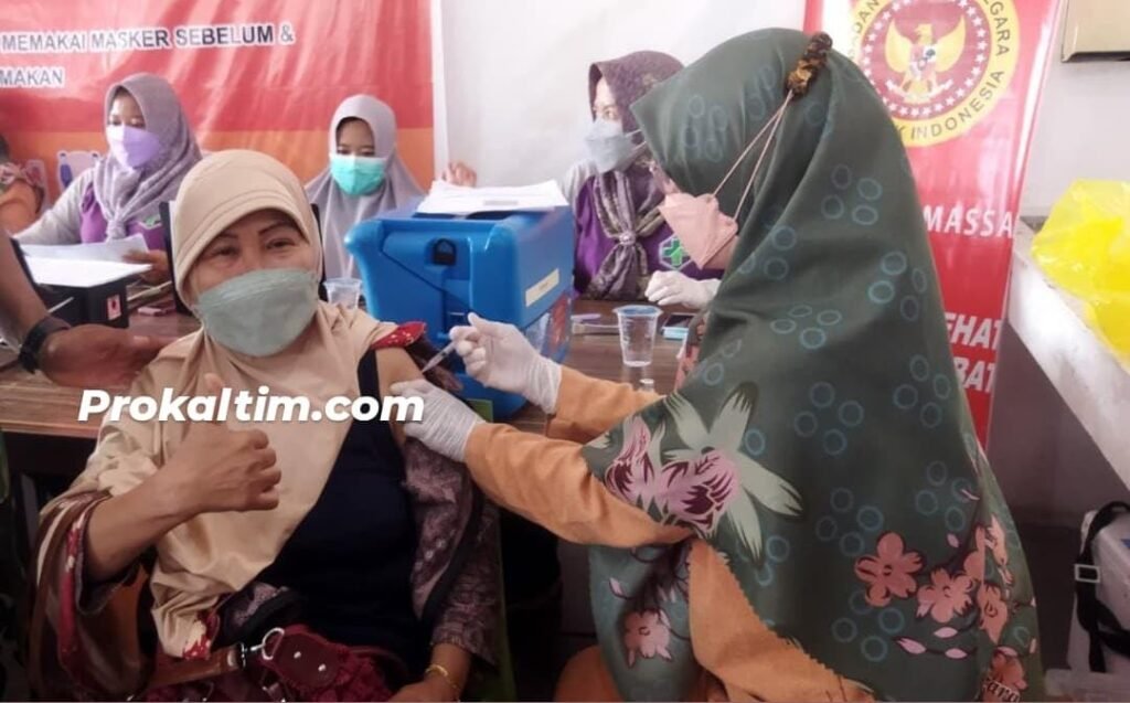 WhatsApp Image 2021 12 28 at 14.45.31 1415 Dosis Vaksin, Binda Kaltim Laksanakan Di Tiga Tempat PROKALTIM