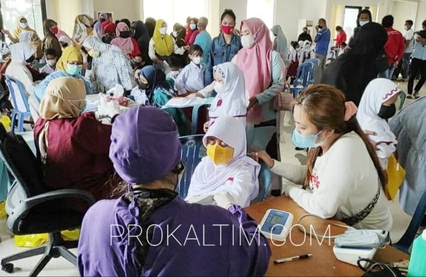 20220112 120752 1000 Dosis Vaksin Untuk Anak Sekolah 6-11 Tahun di Aula Kelurahan Gunung Samarinda Baru PROKALTIM