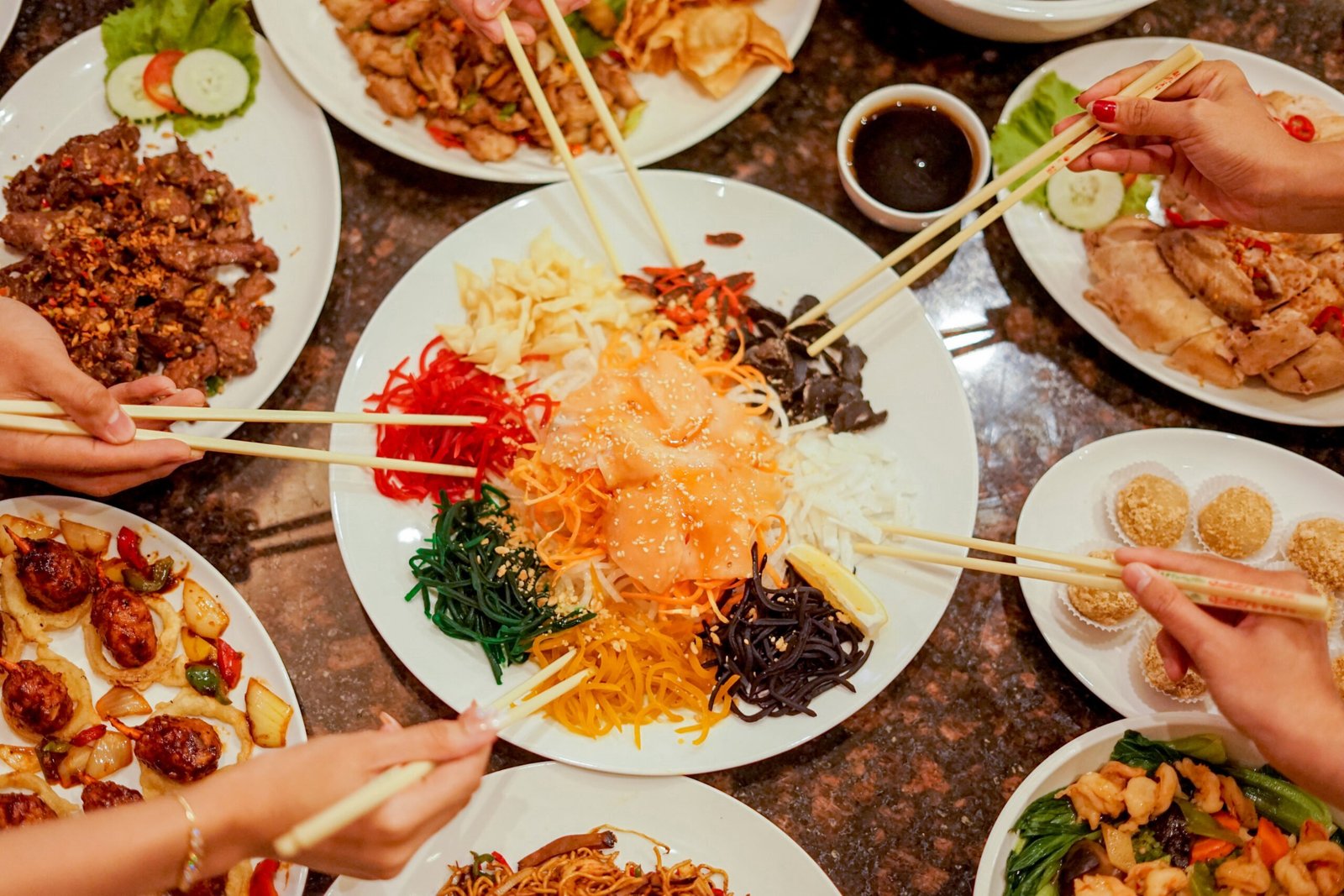 Tradisi Makan Malam Imlek, Aston Samarinda Siapkan Silversea Restourant Chinese Set Menu Dinner