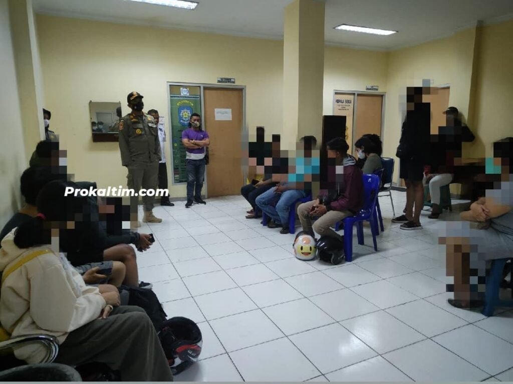 WhatsApp Image 2022 01 15 at 02.54.29 19 Orang Terjaring Operasi Pekat, 5 Pasangan Dibawah Umur, Ijin Hotel Dipertanyakan PROKALTIM