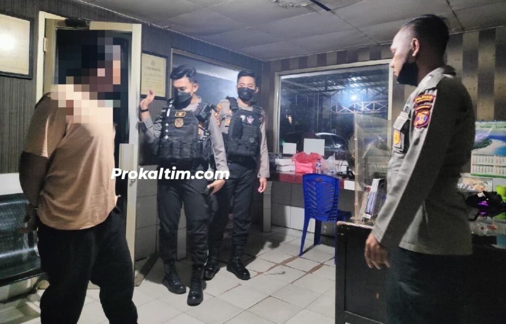 IMG 20220309 215831 Breaking News!! Diduga Hendak Mencuri Seorang Pria Diamankan Polisi PROKALTIM