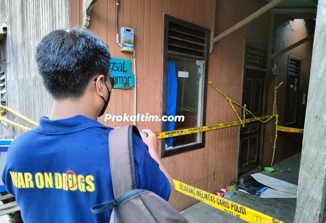 Dikira Masalah Rumah Tangga Biasa, Pak RT Datang Temukan Fadil Bersimbah Darah