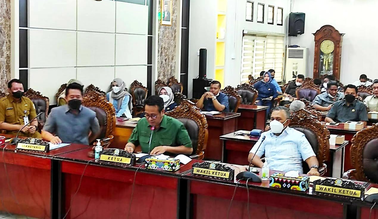 Rapat Paripurna DPRD Balikpapan, Pembahasan Pajak Hiburan dan Penetapan Perda Produk Halal