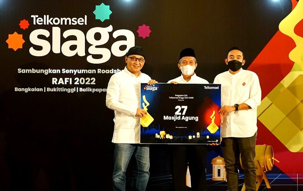 Telkomsel Siaga #SambungkanSenyuman untuk Berbagi Kebahagiaan Ramadan di Kota Balikpapan
