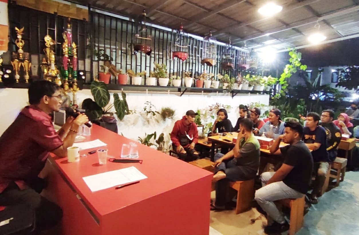 Reses dengan Cara Berbeda, Suwanto Ajak Diskusi Pekerja Sosial di Kediaman