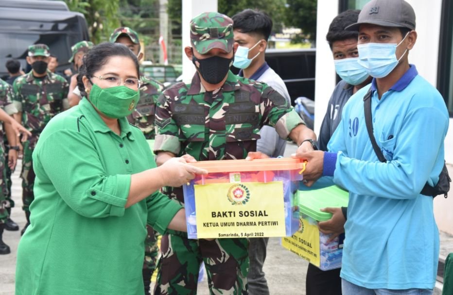 Screenshot 4 6 2022 11 45 41 AM Baksos HUT Persit KCK ke-76, Ketua Persit KCK Daerah VI/Mlw dan Ketua Bhayangkari Daerah Kaltim Bagikan Sembako PROKALTIM