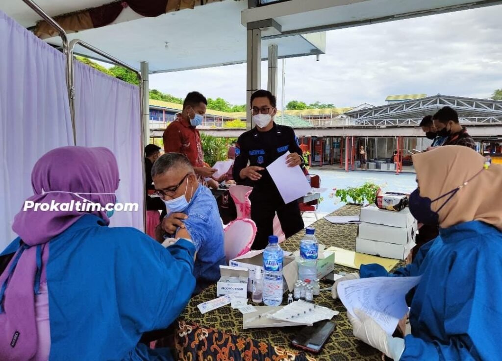 WhatsApp Image 2022 04 01 at 00.13.40 200 Dosis untuk WBP, 118 Petugas Tes Urin, Kegiatan Vaksin Booster di Lapas Narkotika PROKALTIM