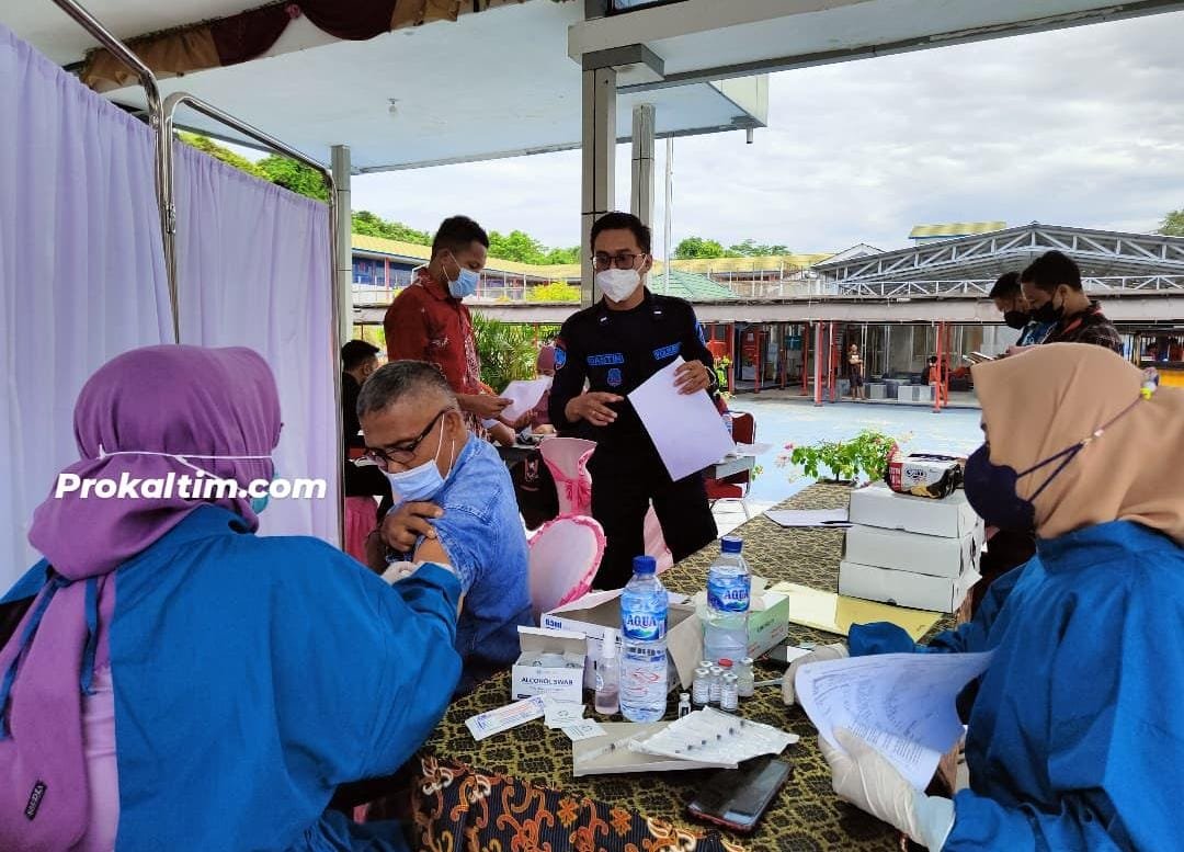 200 Dosis untuk WBP, 118 Petugas Tes Urin, Kegiatan Vaksin Booster di Lapas Narkotika