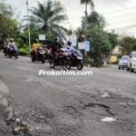 Jalan Rusak di Kadri Oening, Warga : Mau Jatuh Korban Berapa Lagi?