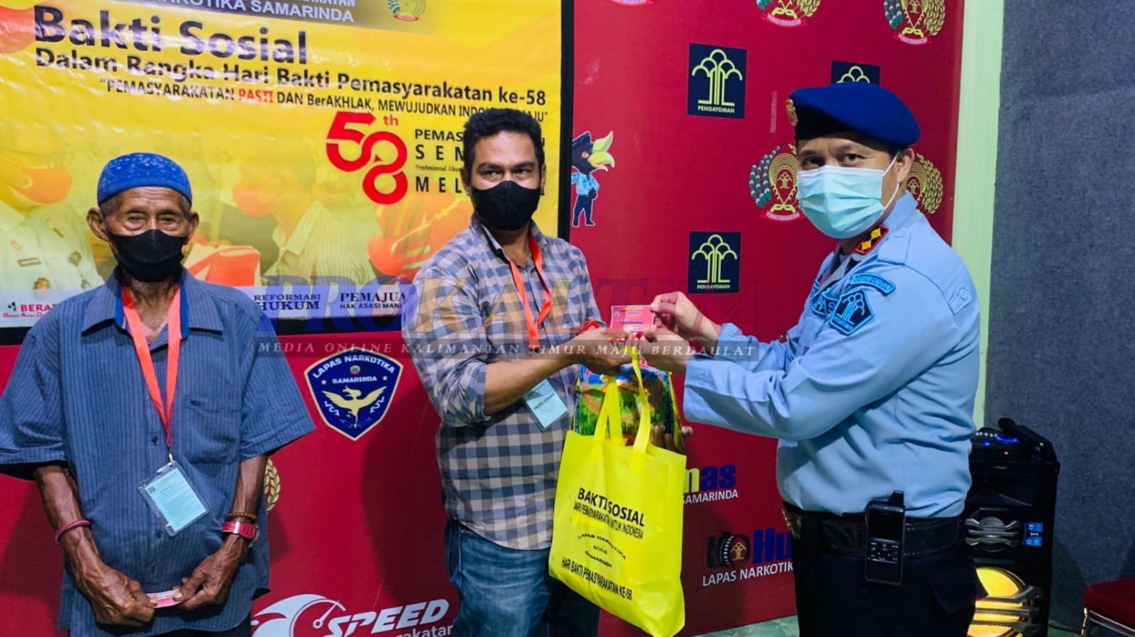 Hari Bakti Pemasyarakatan Ke-58, Bagi Sembako Untuk yang Tak Mampu