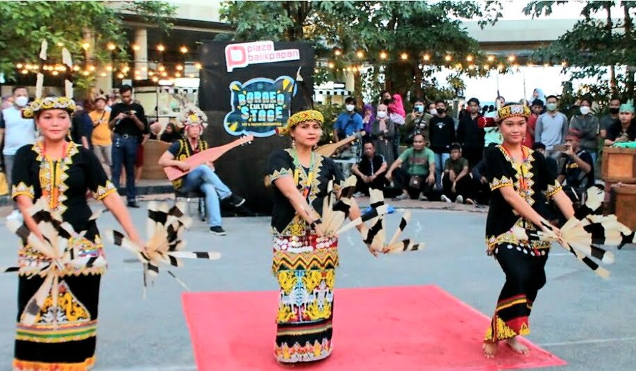 20220527 081334 Borneo Culture Stage Bay Park Plaza Balikpapan Hadirkan Pentas Budaya Kalimantan Setiap Akhir Pekan PROKALTIM