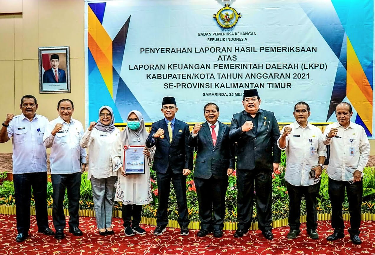 20220528 081111 Ketua DPRD Abdulloh Terima LHP LKPD Tahun 2021 PROKALTIM