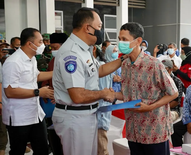 IMG 20220517 WA0002 Rivan Purwantono: Kurang dari 24 Jam, Jasa Raharja Serahkan Santunan Korban Meninggal Dunia Kecelakaan Bus Tol Mojokerto PROKALTIM
