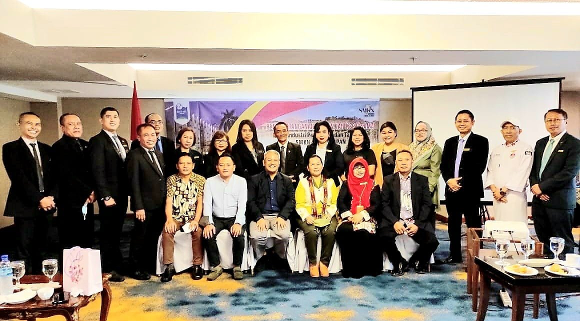 Blue Sky Hotel Balikpapan Tandatangani Kerjasama dengan SMKN 4 Balikpapan