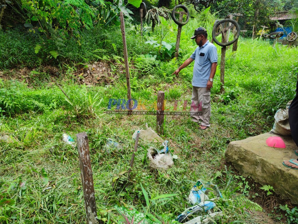 InShot 20220606 055547864 Potong Rumput, Abdul Rahman Tergeletak, Diduga Kesetrum PROKALTIM