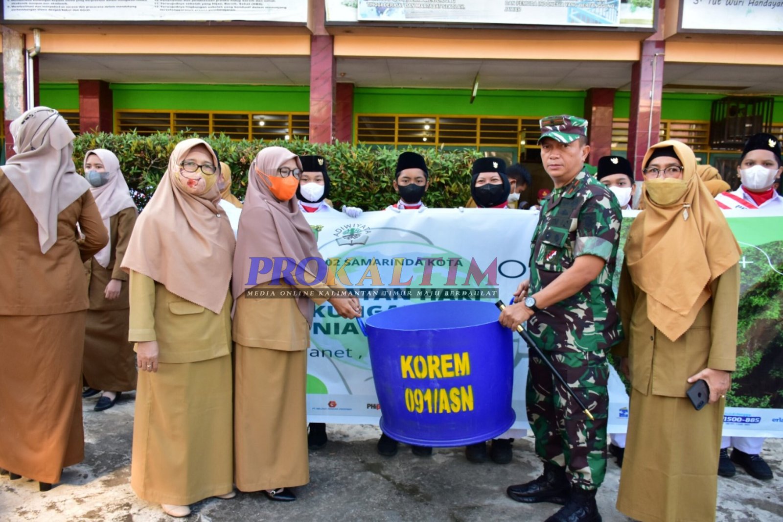 Danrem Jadi Inspektur Upacara, SDN 002 MOU Pelestarian Lingkungan