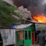 6 Rumah Warga Ikut Terbakar, Diduga Berasal Dari Gudang Penimbung Solar