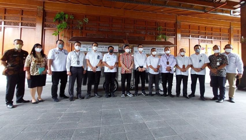 Screenshot 6 23 2022 12 08 32 PM Munadi Herlambang : Kolaborasi BUMN Holding Perasuransian dan Penjaminan Salurkan Bantuan Ratusan Juta untuk Warga Kota Solo PROKALTIM