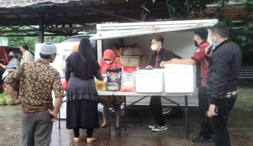 20220704 150532 Bazar Sembako Murah Diserbu Warga, Gelaran Kelurahan Gubah dan Bulog  PROKALTIM