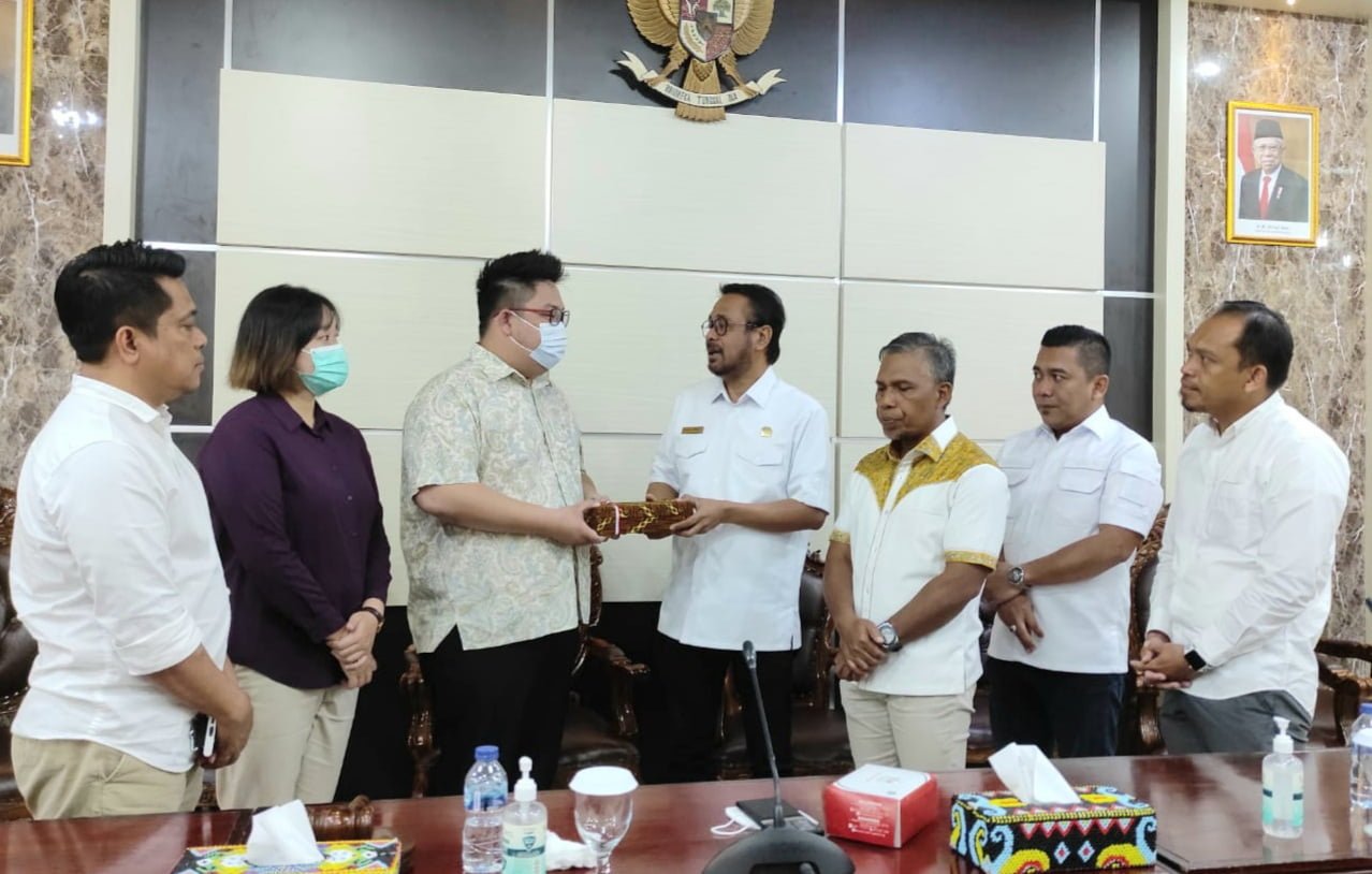 20220714 083430 DPRD Balikpapan Serahkan Tali Asih Keluarga H Johny Ng PROKALTIM