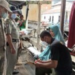 Satpol PP Serahkan Surat Peringatan Kedua Pengosongan Bangunan, Warga Melakukan Ini