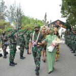 Mayjen TNI Tri Budi Utomo Awali Tugas Jadi Pangdam VI/Mlw, Disambut dengan Tradisi Tepung Tawar