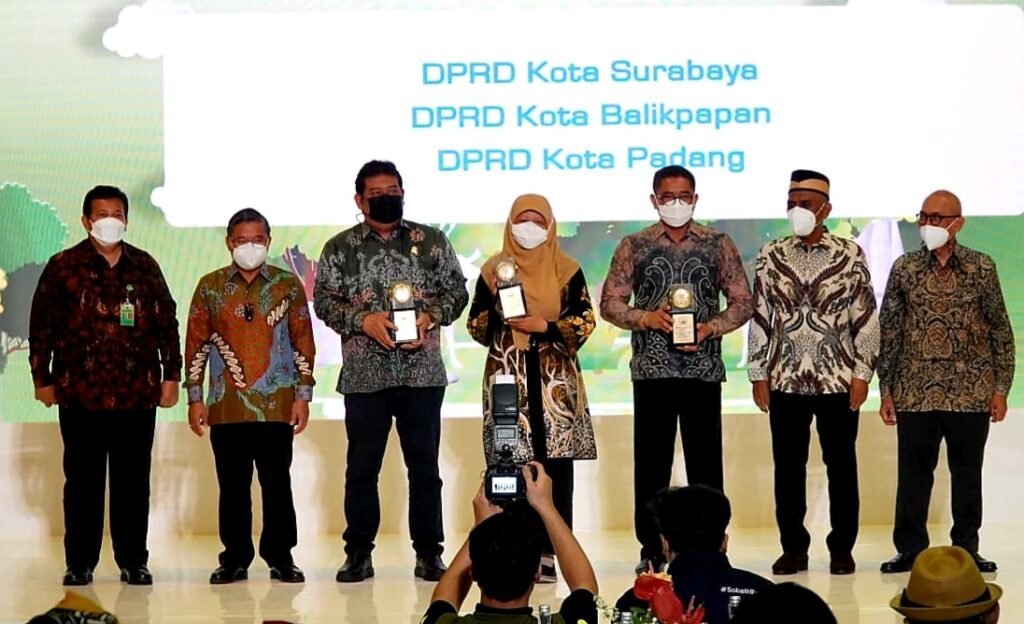 20220720 183931 Ke Tiga Kali, Ketua DPRD Balikpapan Menerima Penganugrahan Penghargaan Green Leadership Nirwasita Tantra Tahun 2021 PROKALTIM