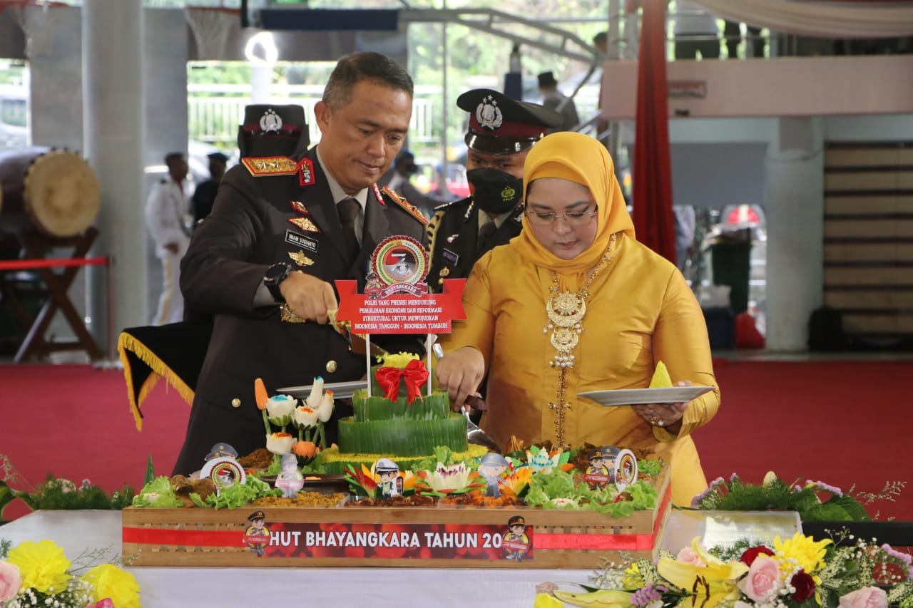 Upacara dan Syukuran Polda Kaltim Dalam Rangka Hari Bhayangkara ke-76