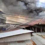 BREAKING NEWS : Siang Bolong Si Jago Merah Berkobar di Sungai Pinang