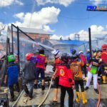 Pindahkan Bensin Dari Pikap Disambar Api, 3 Rumah 3 Bangsalan Habis Terbakar