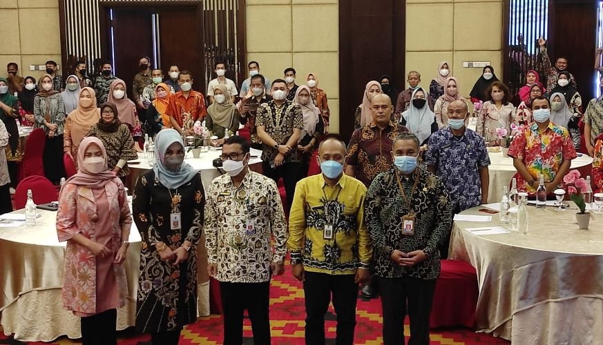 Pj Sekda Kaltim Membuka Kegiatan Penguatan Persuratan dan Arsip Kaltim di Novotel Balikpapan