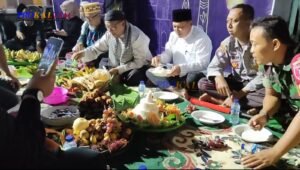 WhatsApp Image 2022 07 30 at 11.38.05 Sambut Tahun Baru Islam, Paguyuban Pemuda Biawan Bersih Kampung dan Tolak Bala, Diramaikan Ratusan Pawai Obor PROKALTIM