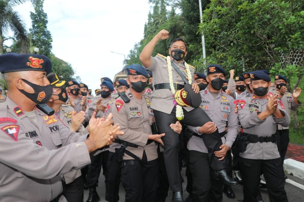 IMG 20220801 WA0004 Akhiri Masa Purnabakti, Suasana Haru Warnai Farawell Brigjen Pol Drs. Hariyanto PROKALTIM