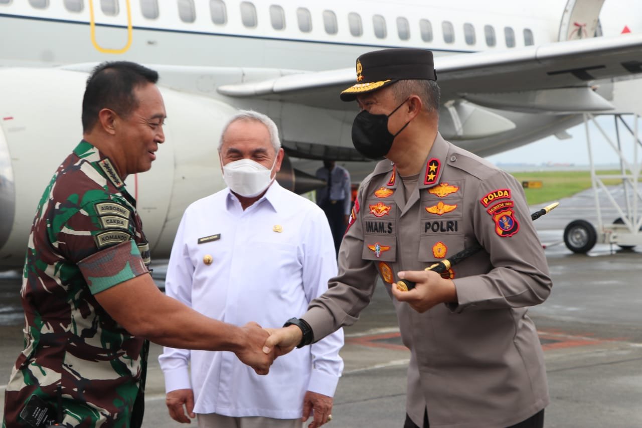 Kapolda Kaltim Sambut Kedatangan Panglima TNI di Benua Etam