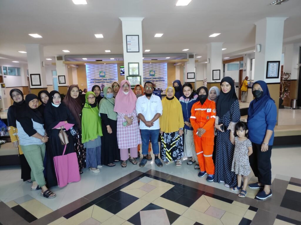 IMG 20220810 WA0011 Air Tak Mengalir, Puluhan Ibu RT 33 dan 34 Muara Rapak Kunjungi Kantor PDAM PROKALTIM