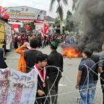 Mahasiswa Balikpapan Demo Tolak Kenaikan BBM di Depan Balai Kota