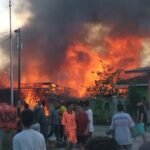 Si Jago Merah Lahap Tujuh Rumah di Gunung Polisi