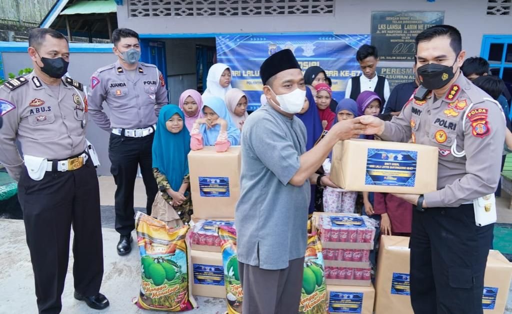 Sambut HUT Lantas Ke-67, Dit Lantas Polda Kaltim Bagikan Paket Sembako ke Panti Asuhan